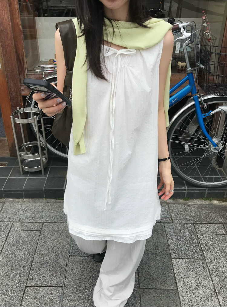 輕薄細腰頭抽身直褲