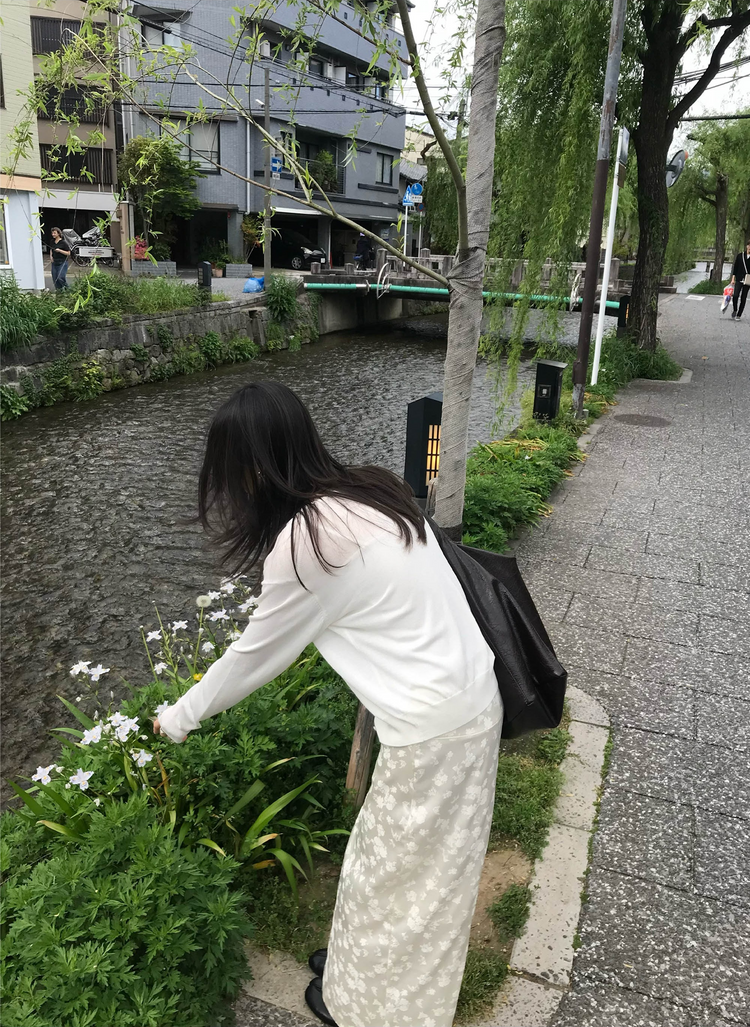 花邊抓皺胸腺細節背心