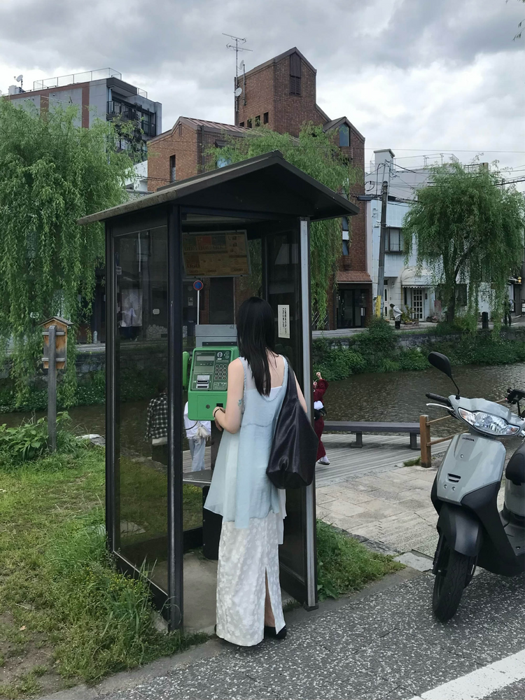 美色透膚壓線細節連身裙