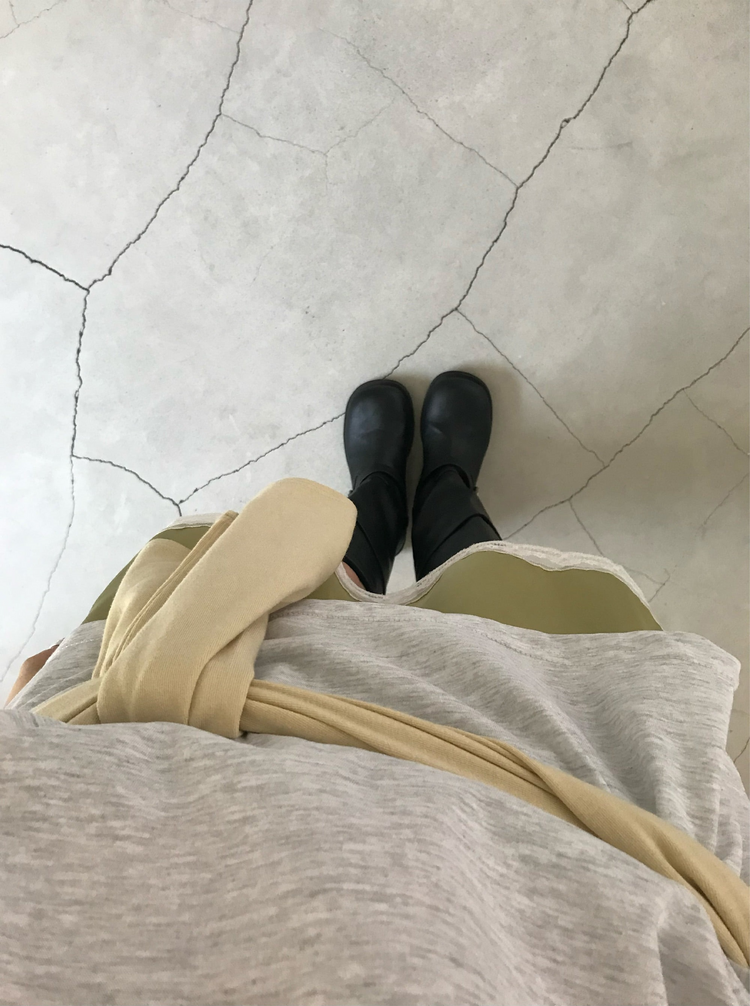 光澤感蕾絲邊細節短裙