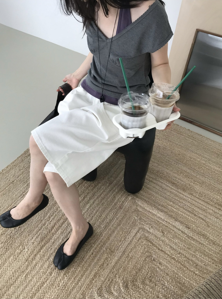 花邊胸壓線細節上衣