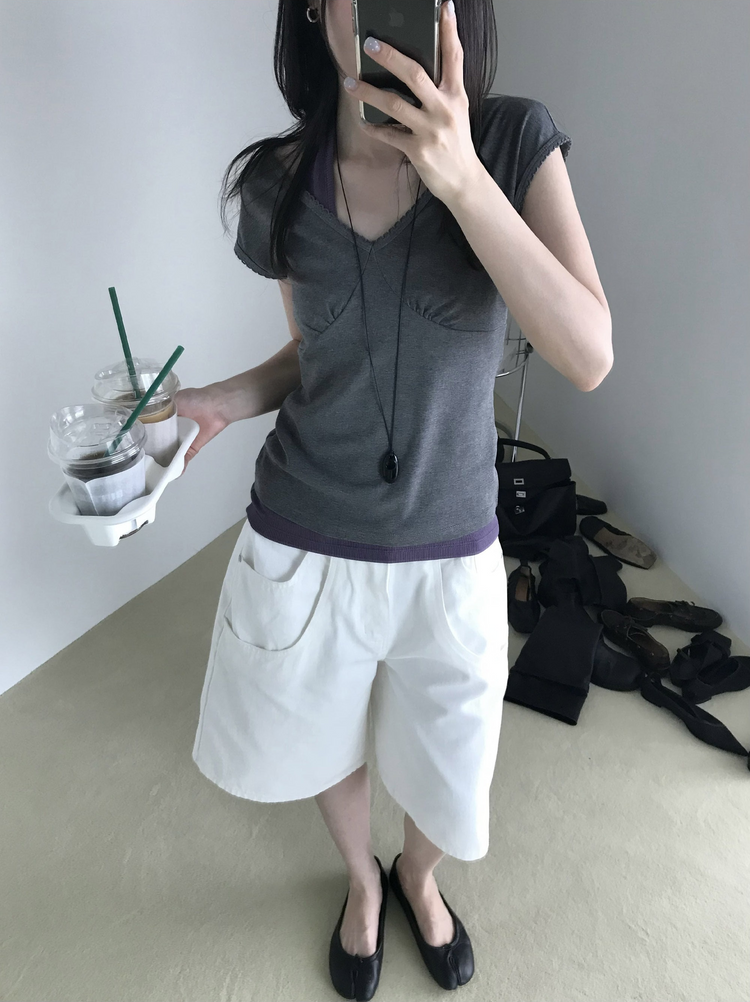 花邊胸壓線細節上衣