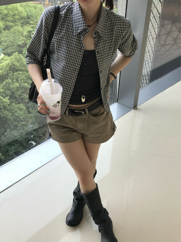 金屬扣工裝細節低腰短褲