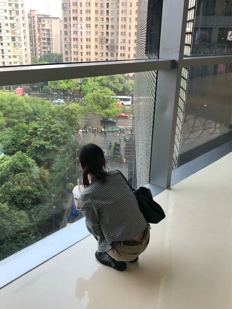 金屬扣工裝細節低腰短褲
