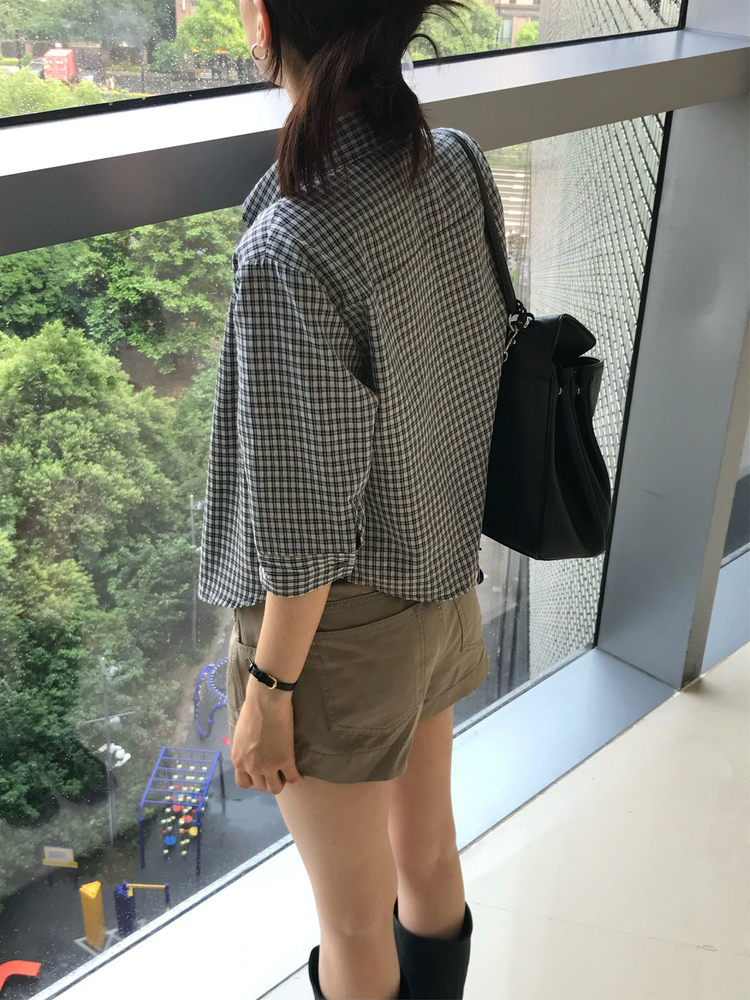 金屬扣工裝細節低腰短褲