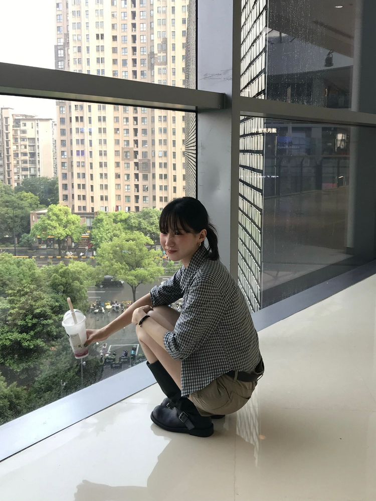 金屬扣工裝細節低腰短褲