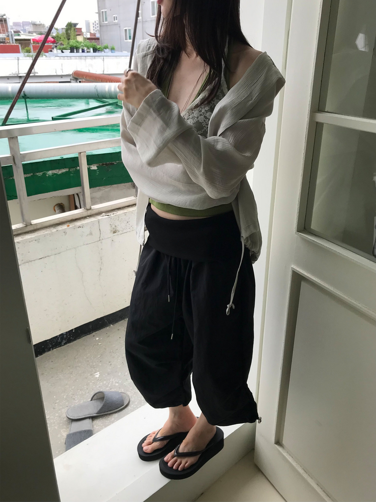 掛脖深V修腰上衣