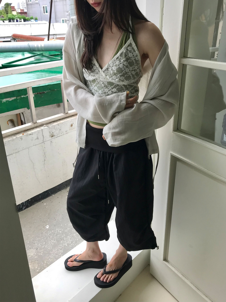 掛脖深V修腰上衣