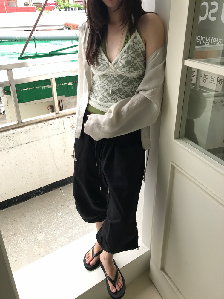 掛脖深V修腰上衣