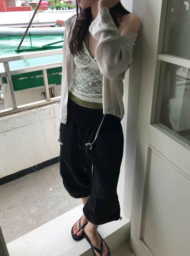 掛脖深V修腰上衣