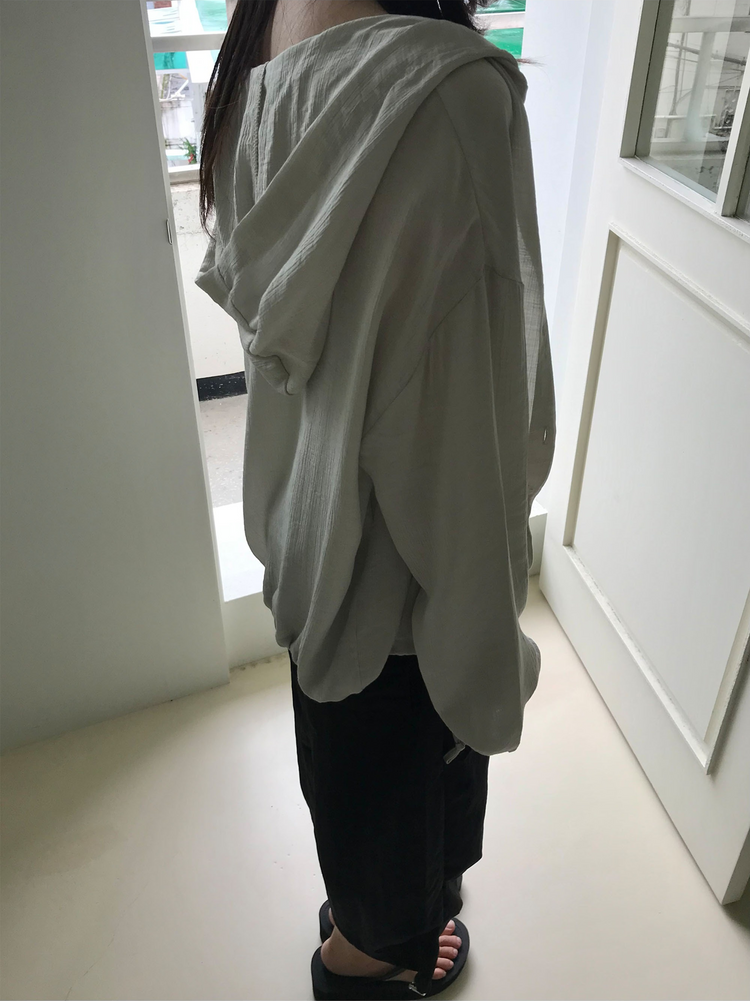 掛脖深V修腰上衣