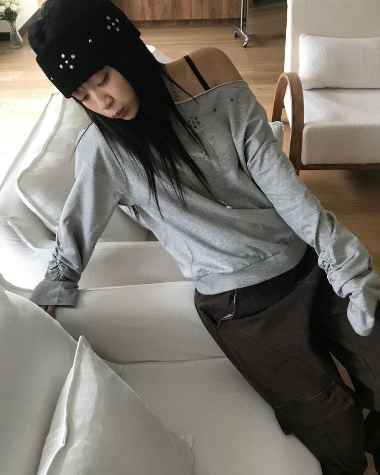 美肩不修邊鉚釘細節上衣