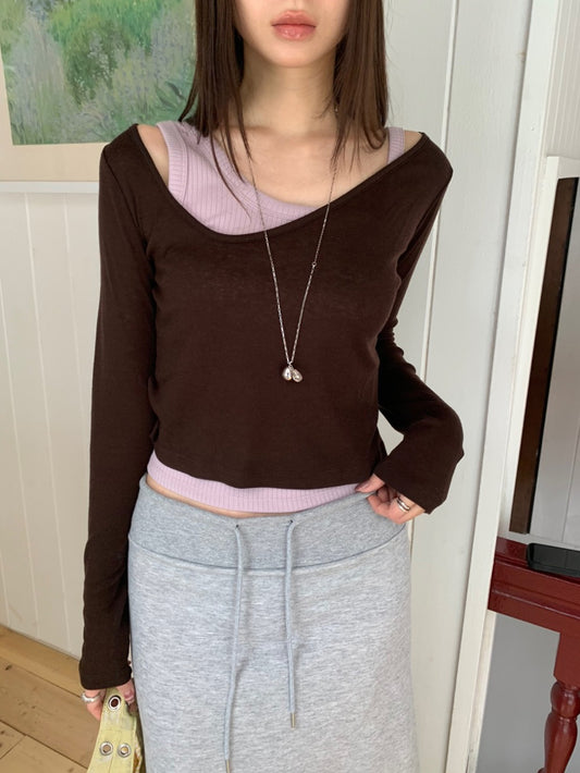 微透斜V領細節上衣