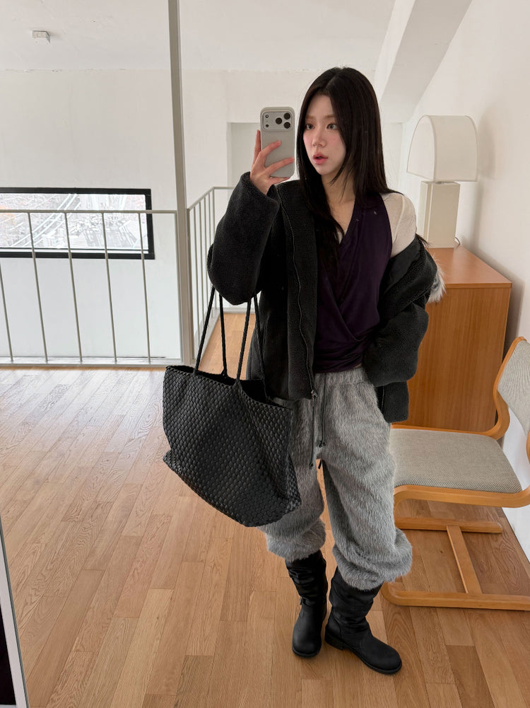 美色掛脖綁帶細節上衣