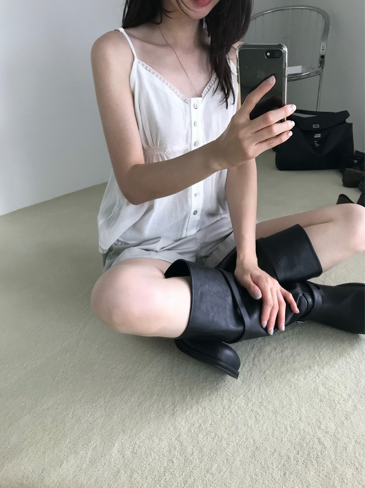 麻料蕾絲邊細節排鈕上衣
