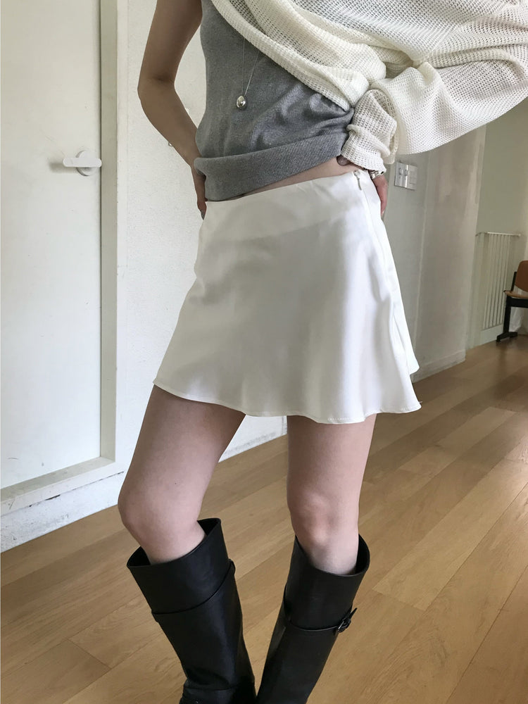 光澤感微傘短裙