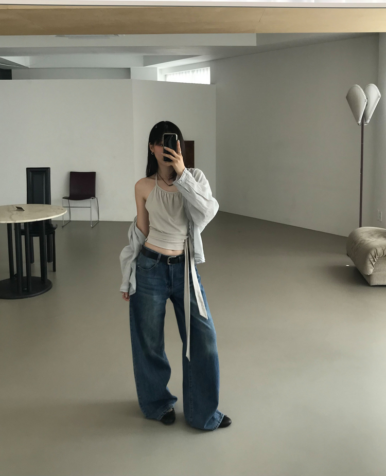 美色鉚釘細節牛仔褲