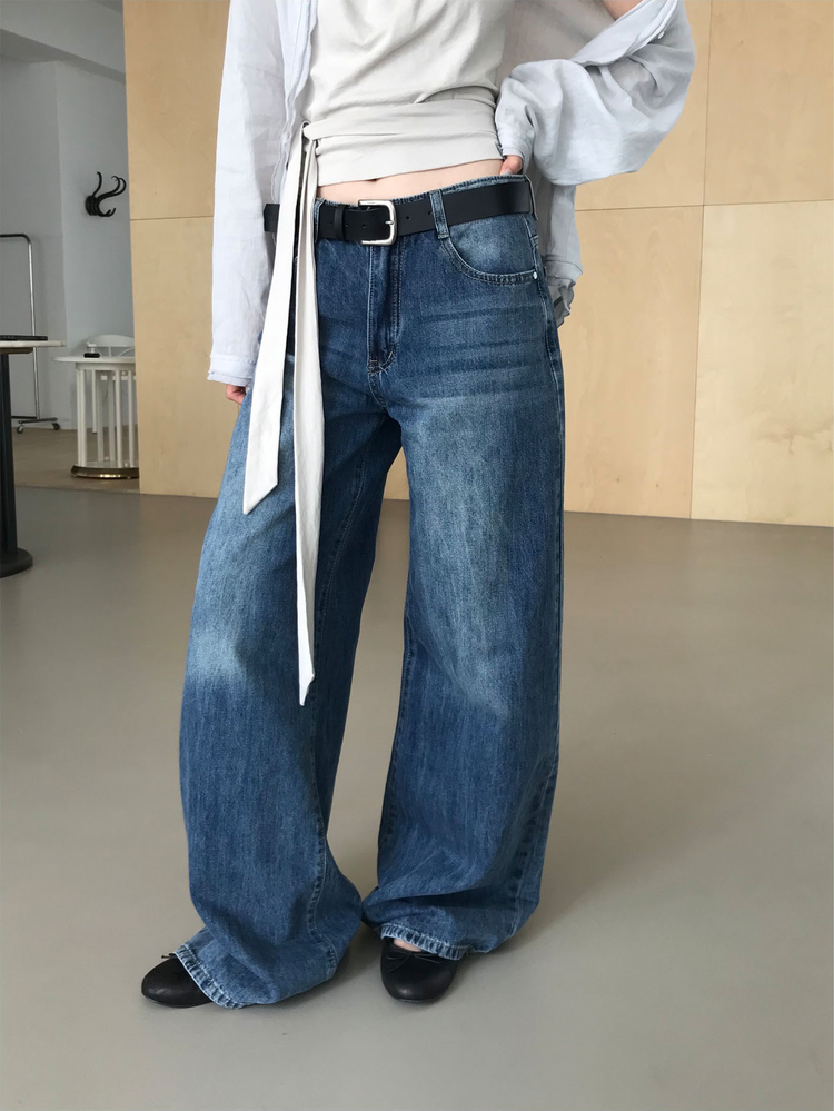 美色鉚釘細節牛仔褲