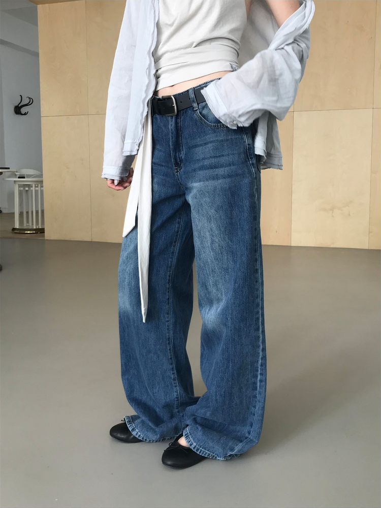 美色鉚釘細節牛仔褲