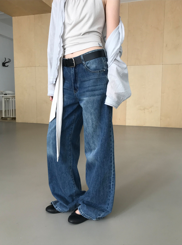 美色鉚釘細節牛仔褲