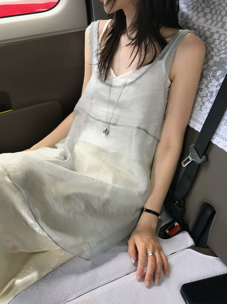 花邊抓皺胸腺細節背心