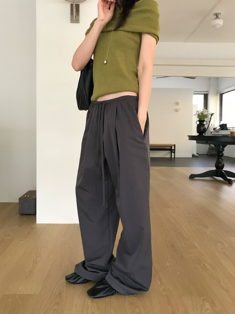 輕薄細腰頭抽身直褲