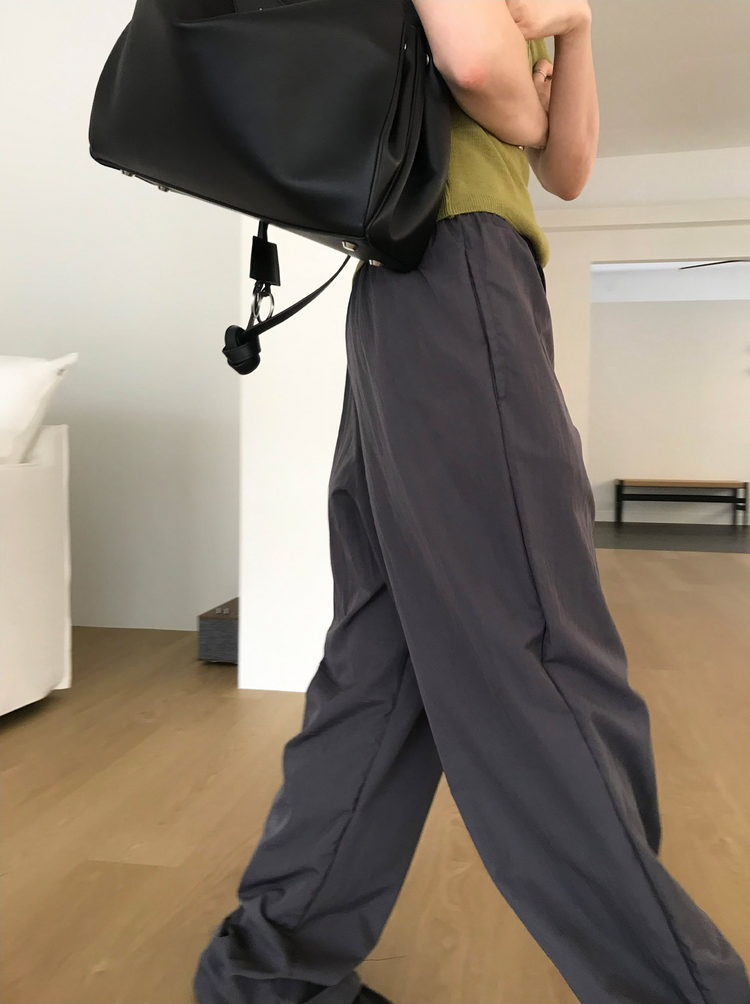 輕薄細腰頭抽身直褲