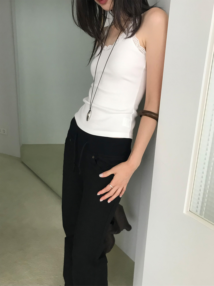美背蕾絲U領修身上衣