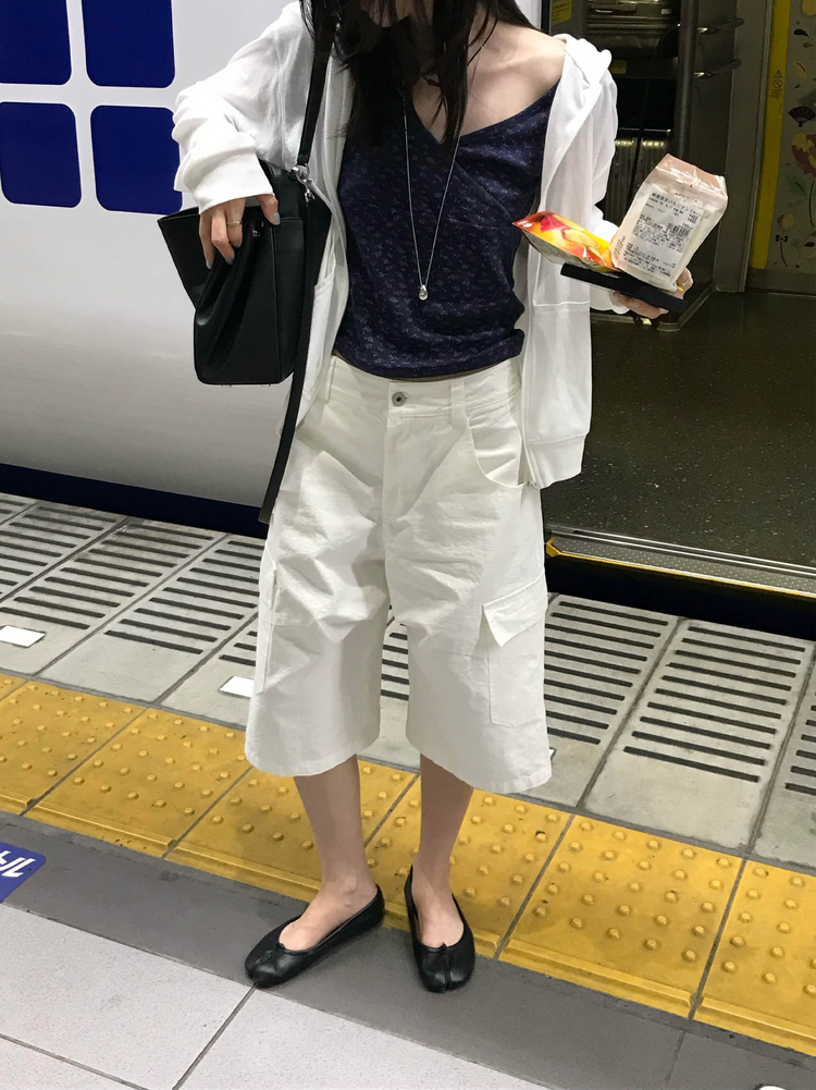 小碎花交疊細節上衣