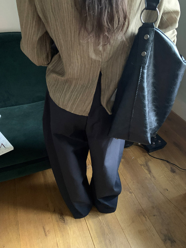 側壓線弧形細節廓形西褲