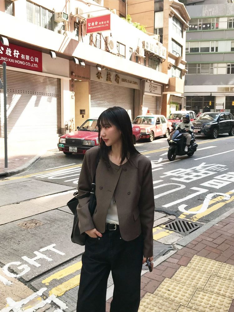 口袋細節直筒牛仔褲