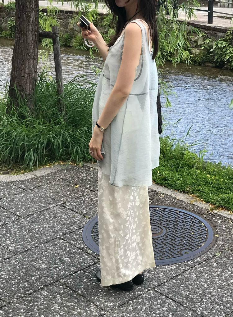 美色透膚壓線細節連身裙
