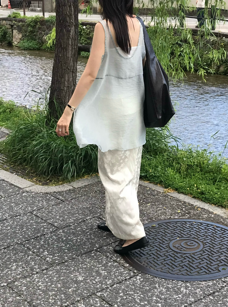 美色透膚壓線細節連身裙