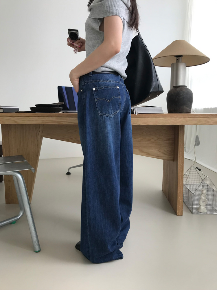 美色鉚釘細節牛仔褲