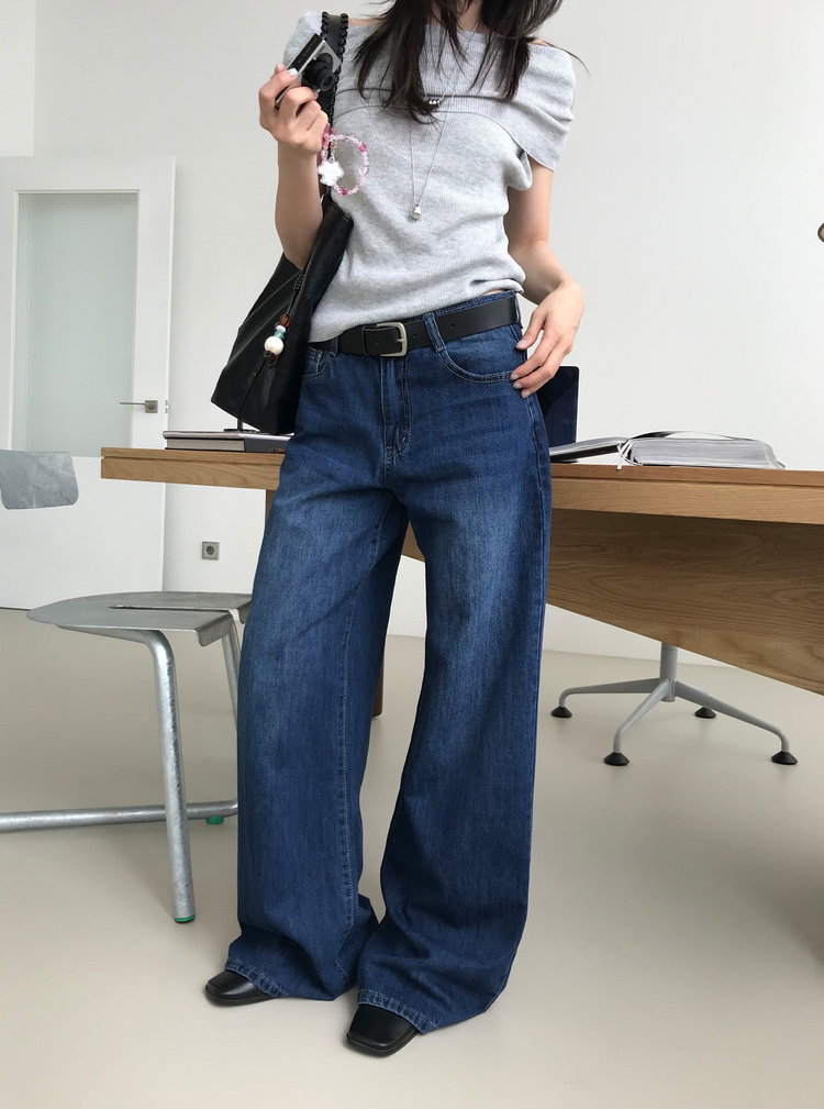 美色鉚釘細節牛仔褲