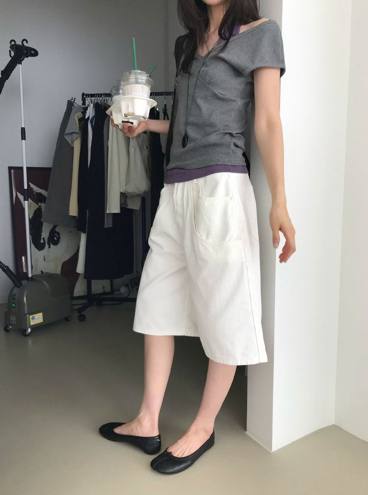 花邊胸壓線細節上衣