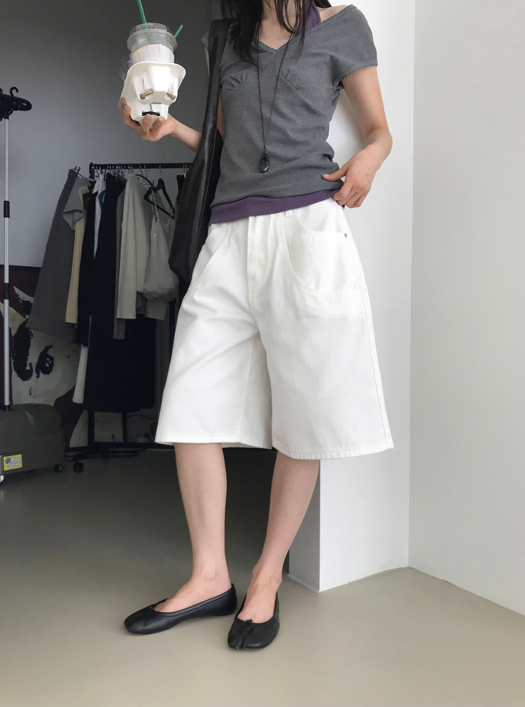 花邊胸壓線細節上衣