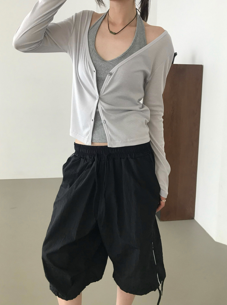 掛脖V領細節上衣