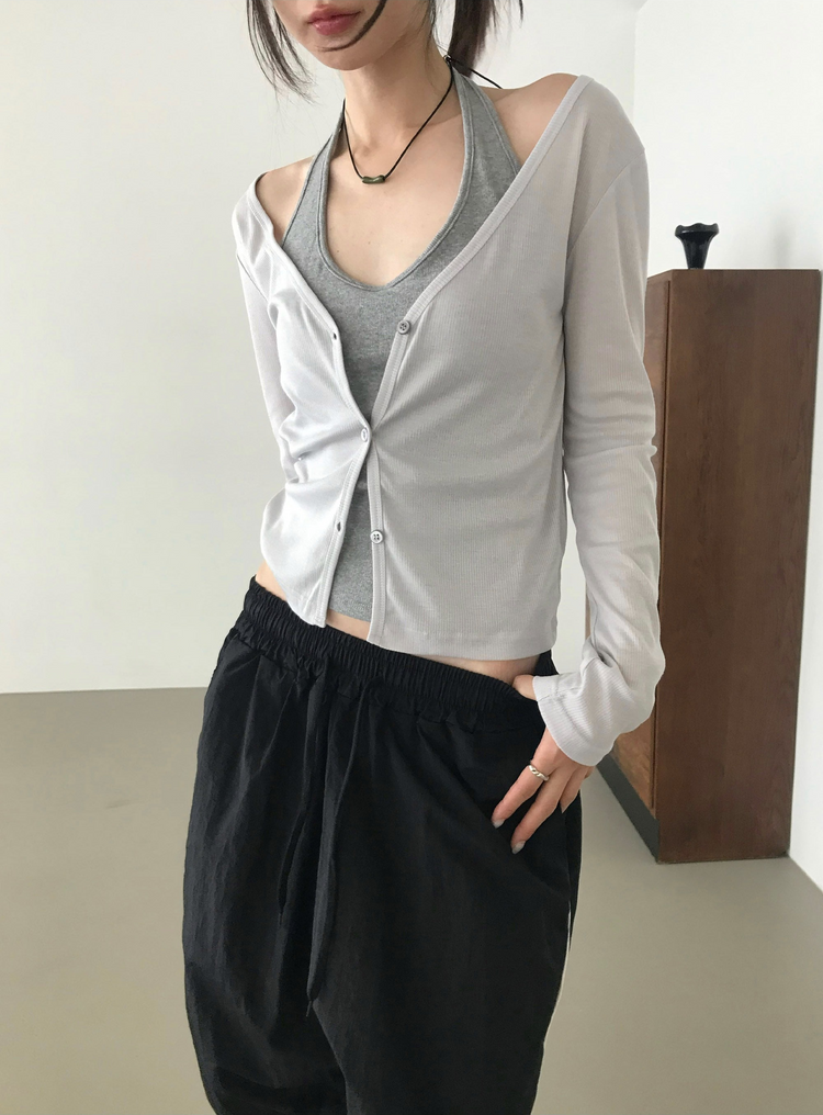 掛脖V領細節上衣