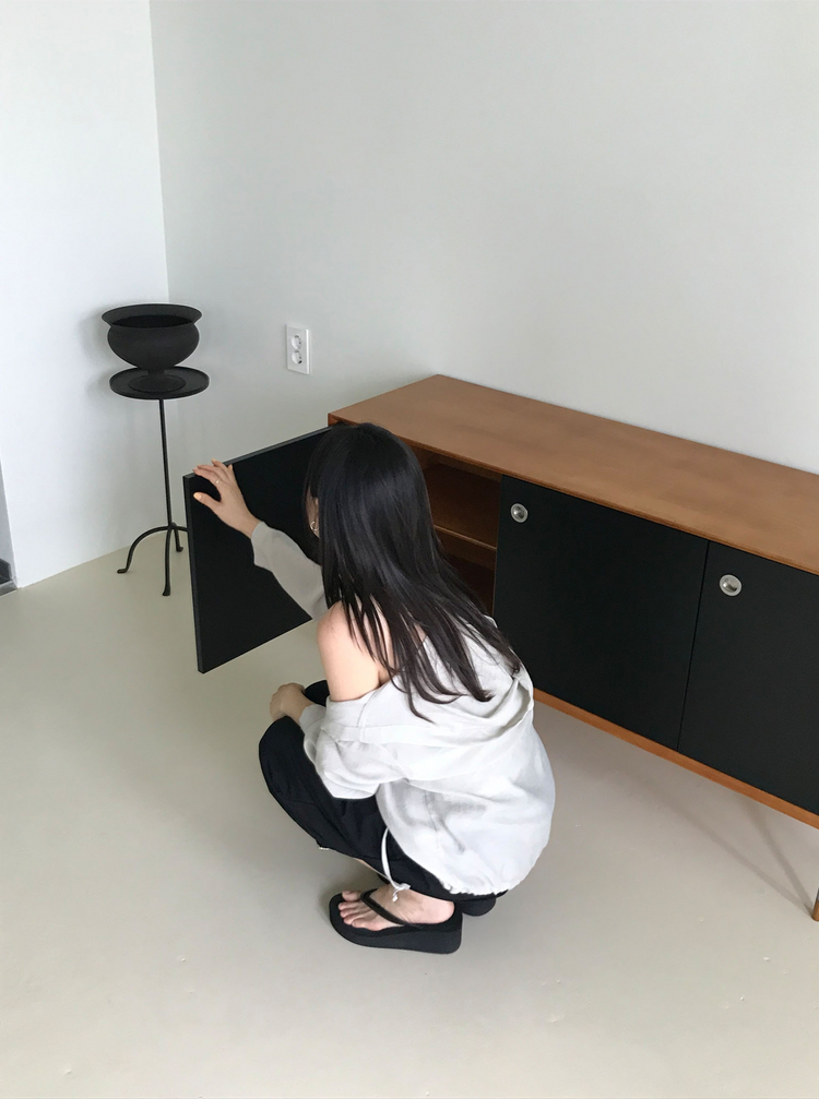 掛脖深V修腰上衣