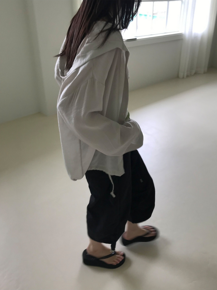 掛脖深V修腰上衣