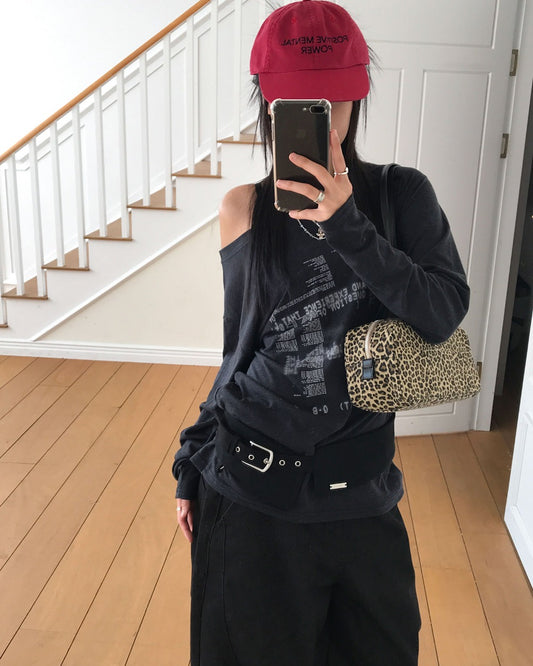 美肩復古圖案細節上衣