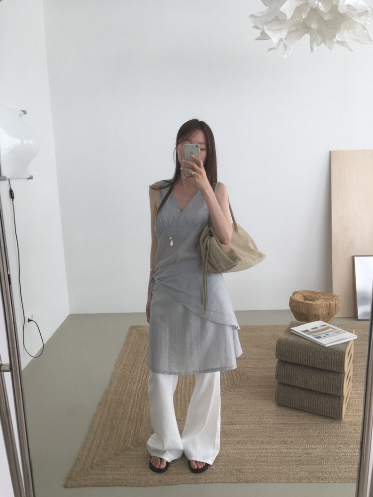 美色透膚V領圍巾細節連身裙