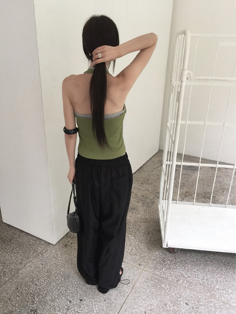 掛脖深V修腰上衣
