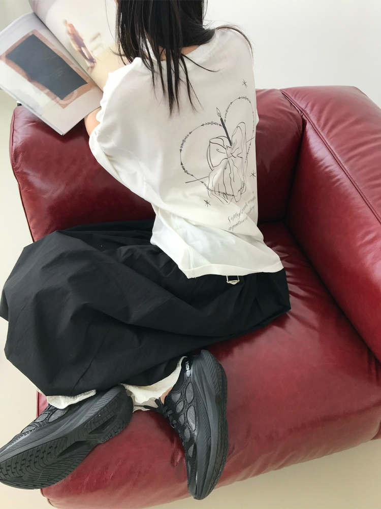 側扣弧壓線細節花苞裙