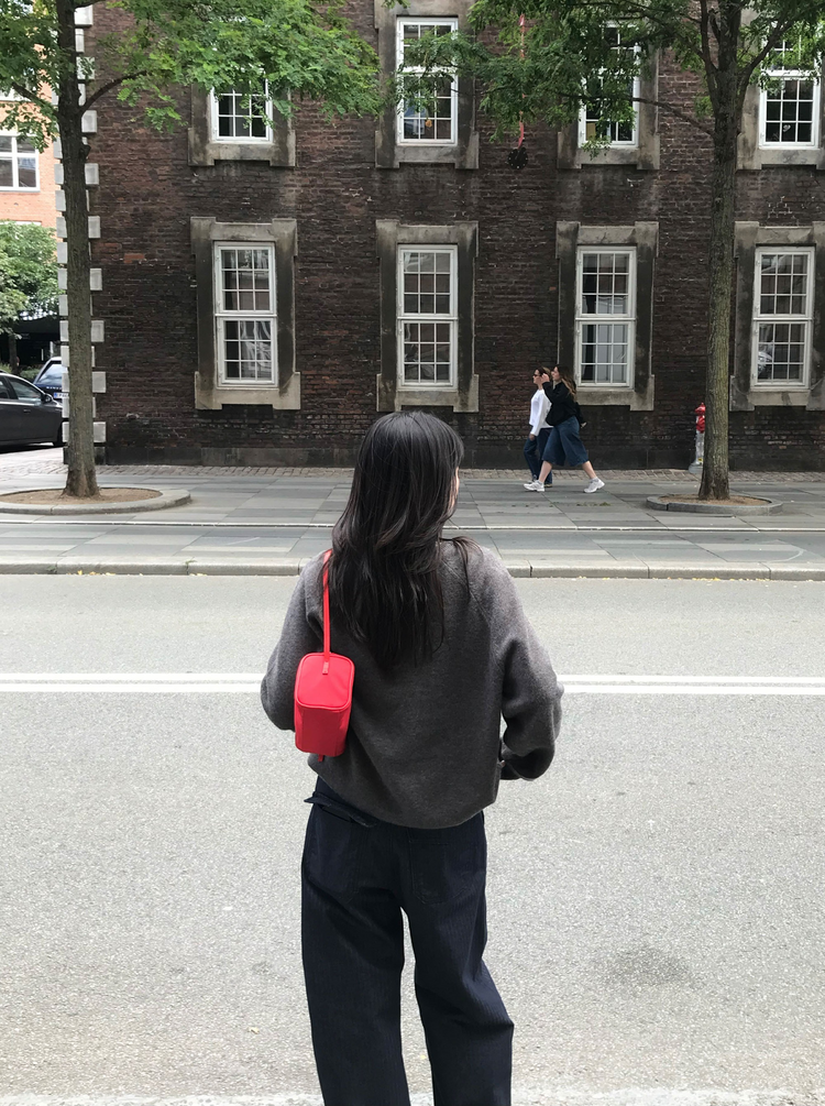 船領弧下擺修腰上衣