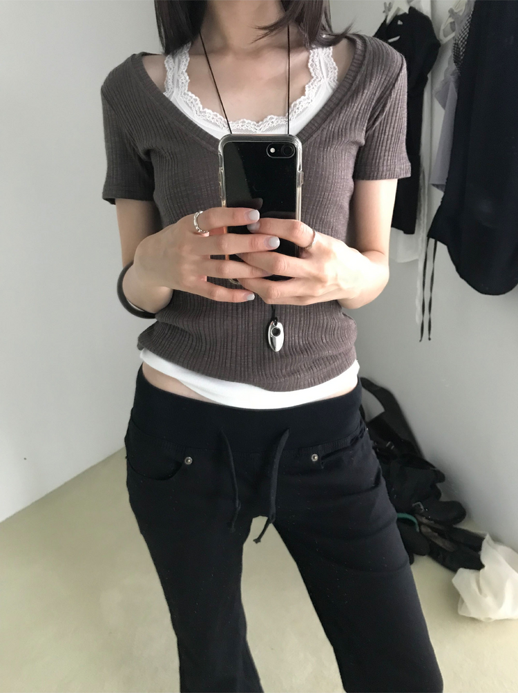 美背蕾絲U領修身上衣