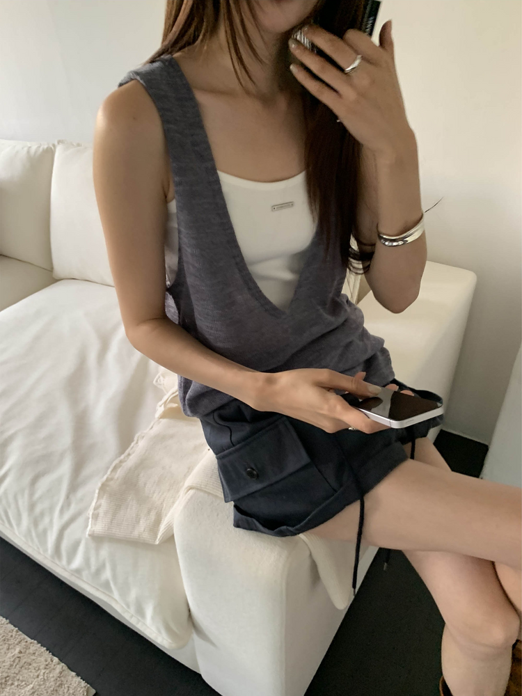 透膚紋理深V長上衣