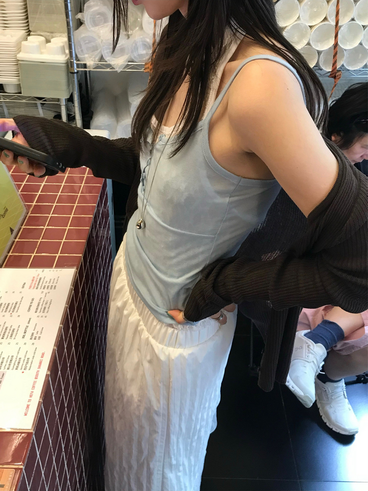 美色透膚扣鈕細節背心