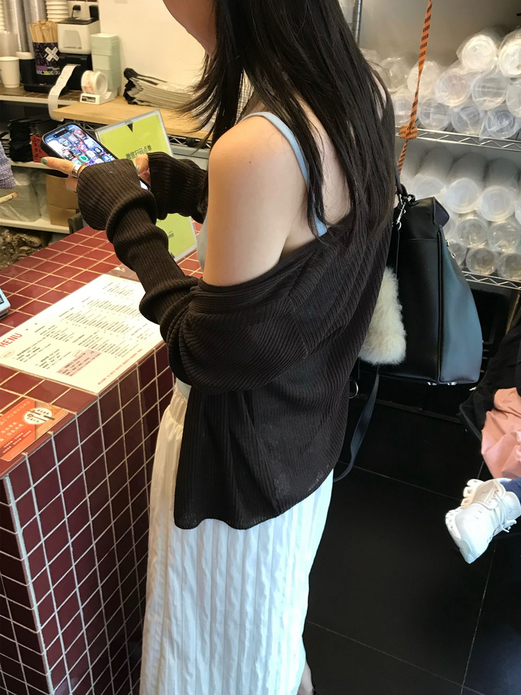 美色透膚扣鈕細節背心
